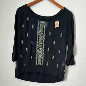 Hollister navy blue 3/4 sleeve Embroidered Top size S NWT